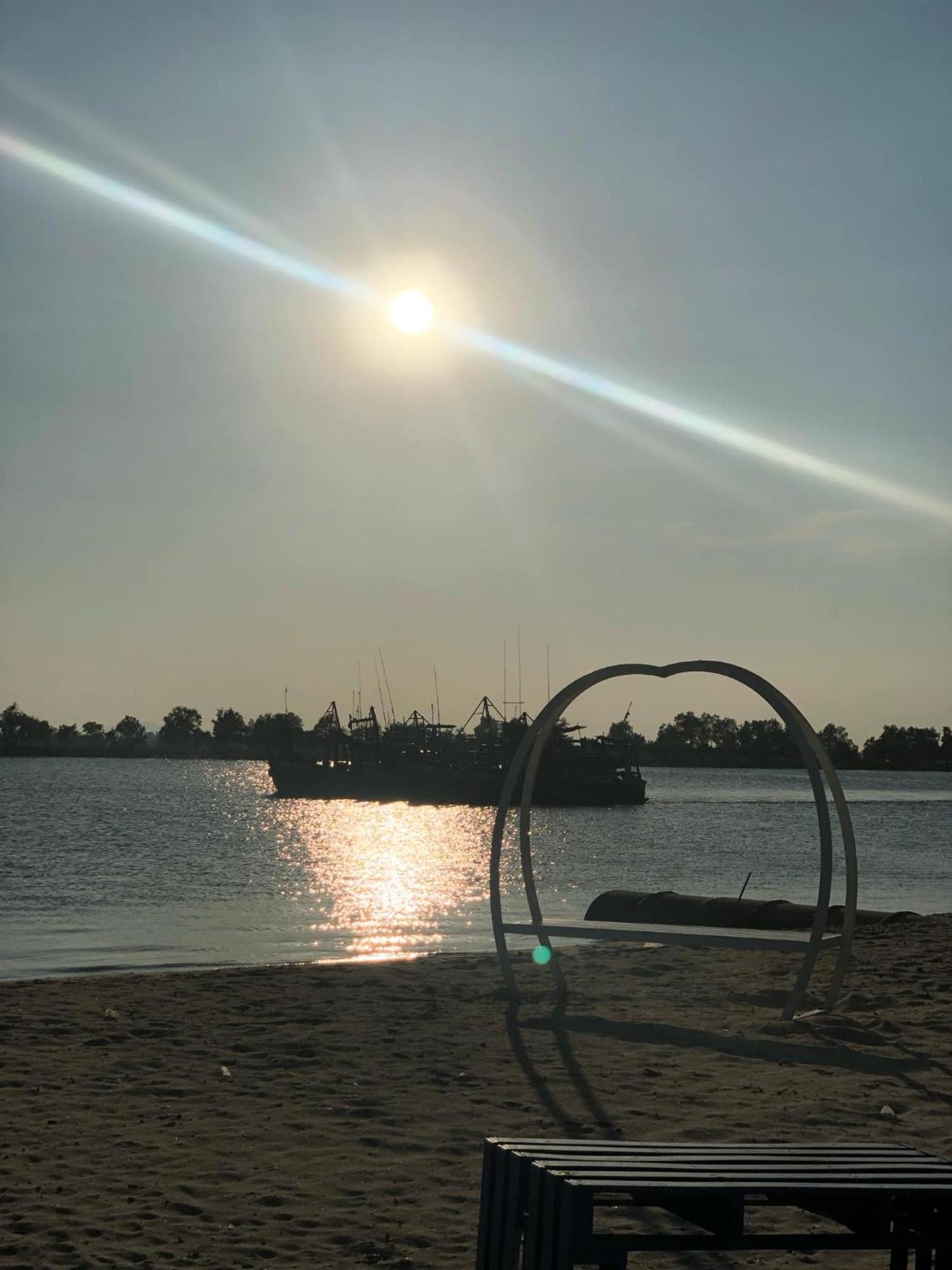 La Plage De Kampot By Lee & Hap Guest House Buitenkant foto