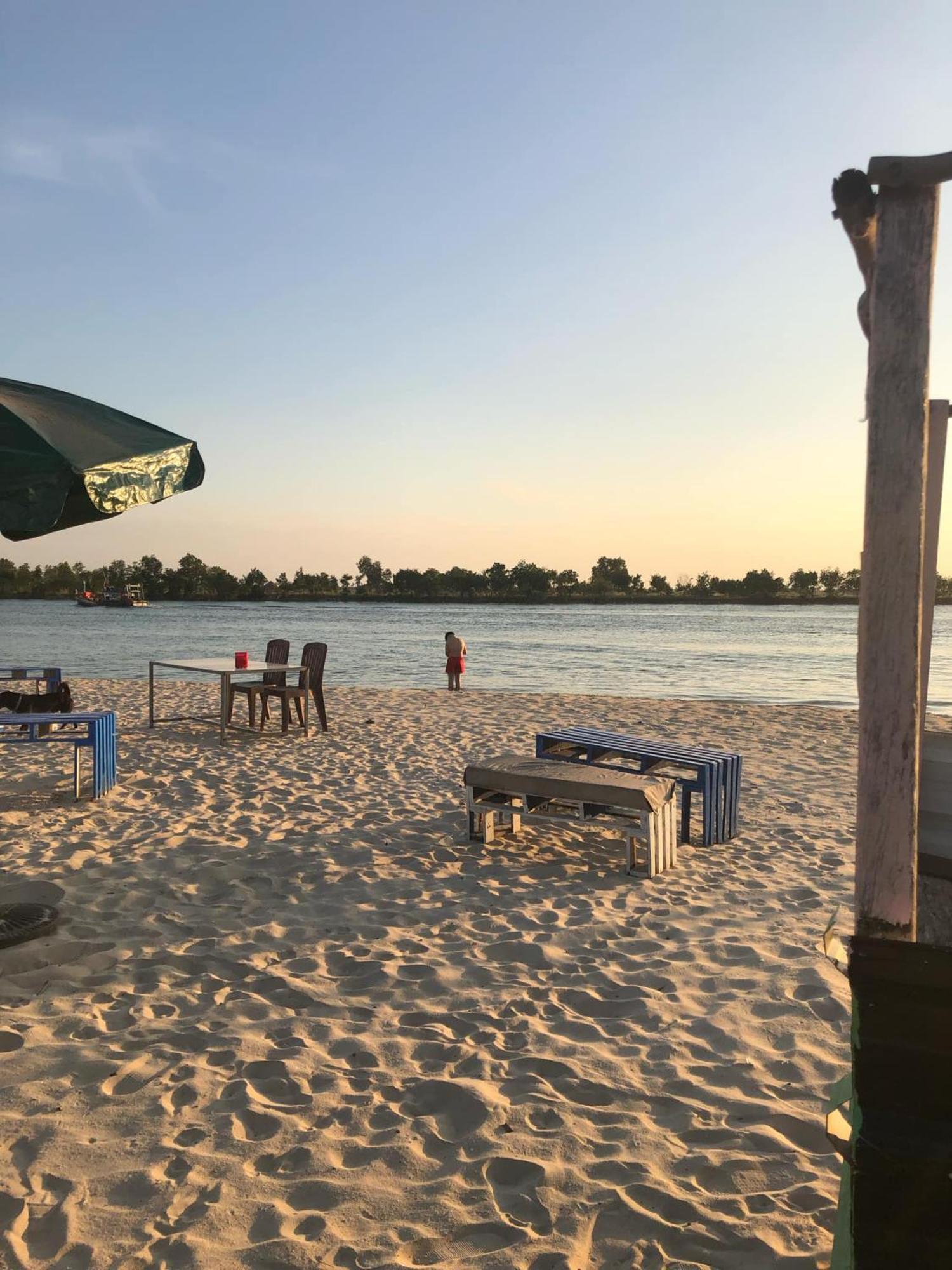 La Plage De Kampot By Lee & Hap Guest House Buitenkant foto