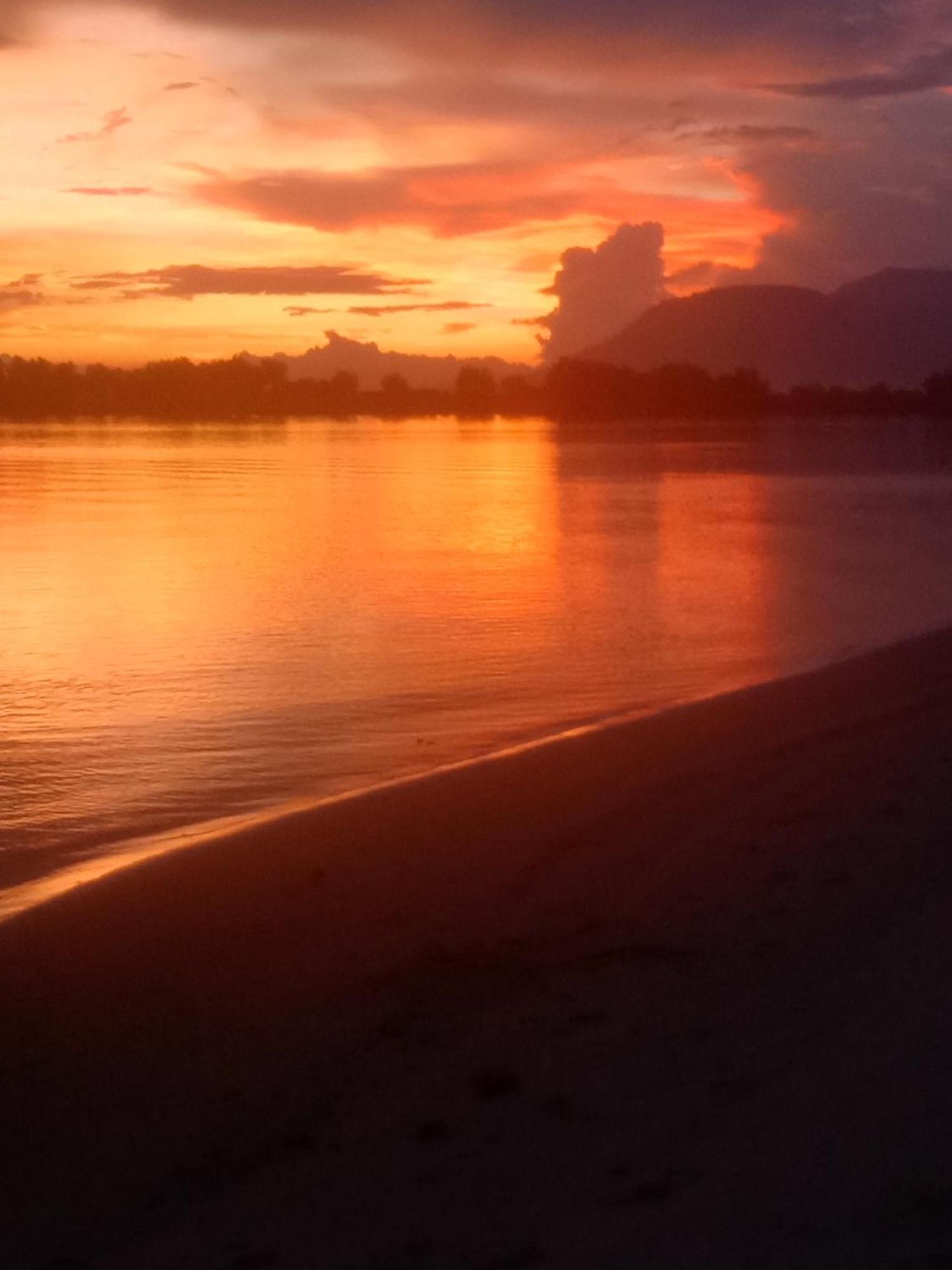 La Plage De Kampot By Lee & Hap Guest House Buitenkant foto