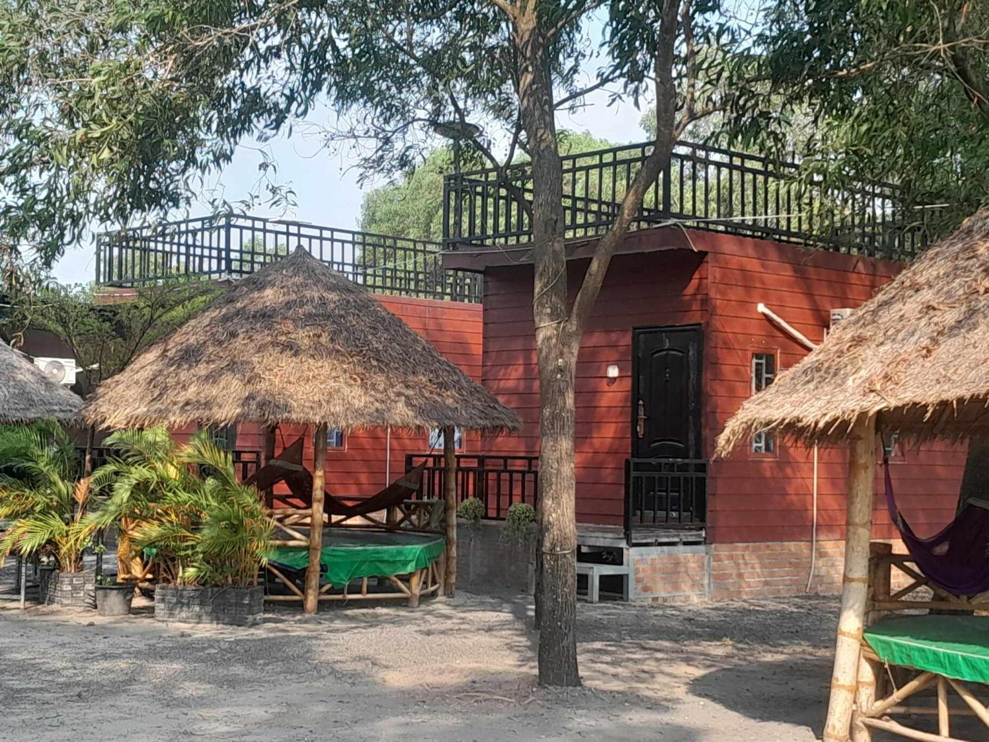 La Plage De Kampot By Lee & Hap Guest House Buitenkant foto