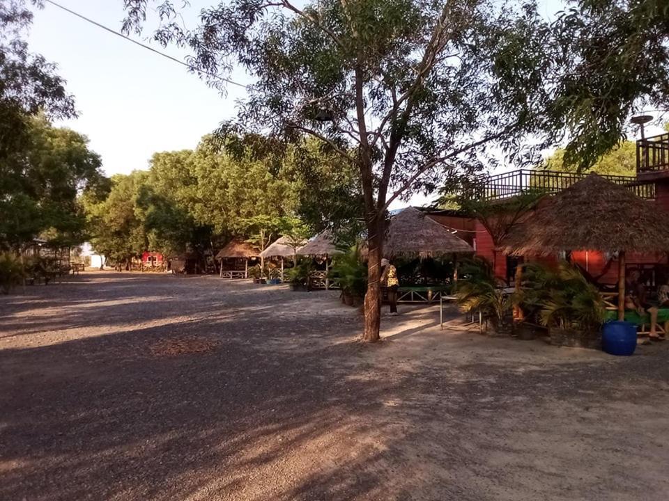 La Plage De Kampot By Lee & Hap Guest House Buitenkant foto