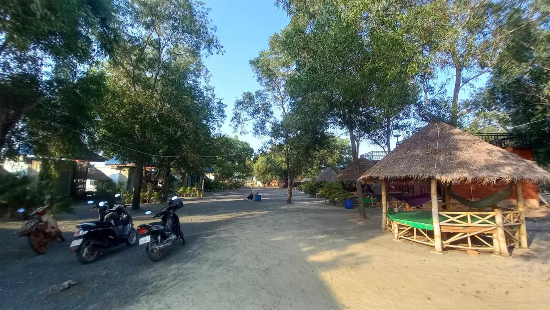 La Plage De Kampot By Lee & Hap Guest House Buitenkant foto