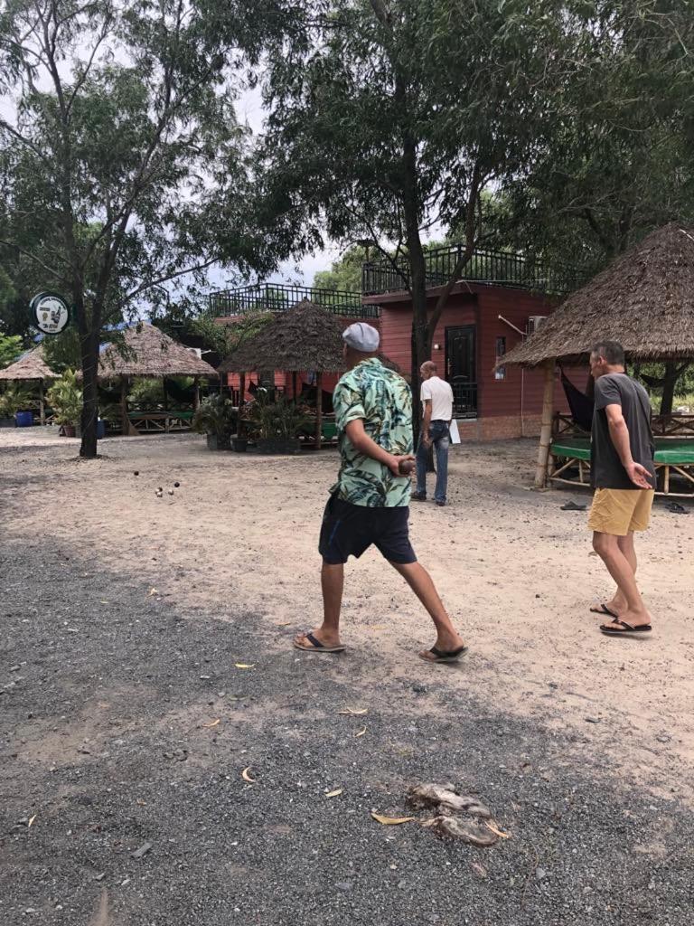 La Plage De Kampot By Lee & Hap Guest House Buitenkant foto