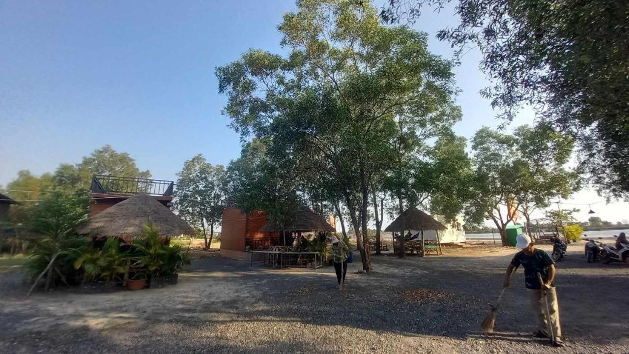 La Plage De Kampot By Lee & Hap Guest House Buitenkant foto